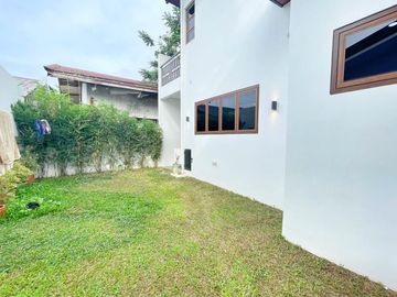 CONTEMPORARY DESIGN HOUSEAND LOT FOR SALE IN BF HOMES LAS PINAS