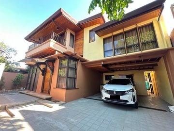 5 BEDROOMS THREE STOREY HOUSE FOR SALE IN BF HOMES PARANAQUE