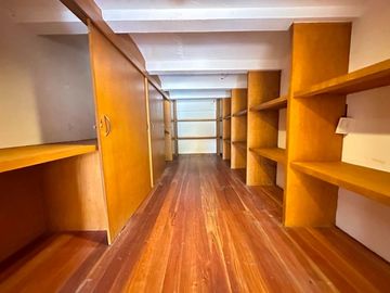 5 BEDROOMS THREE STOREY HOUSE FOR SALE IN BF HOMES PARANAQUE