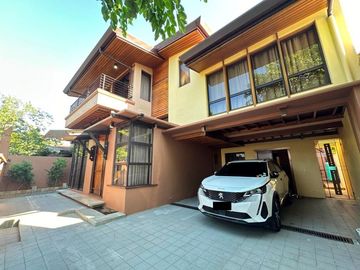 5 BEDROOMS THREE STOREY HOUSE FOR SALE IN BF HOMES PARANAQUE