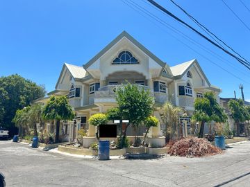 CORNER MEDITERREANEAN DESIGN HOUSE AND LOT FOR SALE IN BF HOMES PARANAQUE