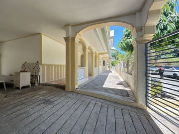 CORNER MEDITERREANEAN DESIGN HOUSE AND LOT FOR SALE IN BF HOMES PARANAQUE