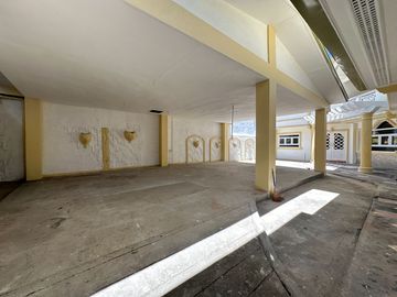 CORNER MEDITERREANEAN DESIGN HOUSE AND LOT FOR SALE IN BF HOMES PARANAQUE