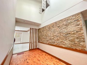 5 Bedrooms Spacious House and Lot for Sale in BF Homes, Parañaque City