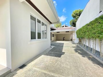 5 Bedrooms Spacious House and Lot for Sale in BF Homes, Parañaque City