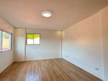 5 BEDROOMS MODERN HOUSE AND LOT FOR SALE IN BF HOMES PARANAQUE