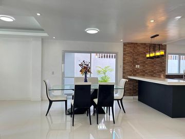 5 BEDROOMS MODERN HOUSE AND LOT FOR SALE IN BF HOMES PARANAQUE