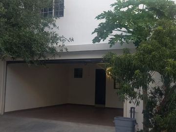 Se Vende Casa en Misión Anáhuac Escobedo con Terraza