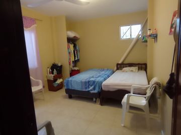 En venta casa rentera en urb.Acapulco, via data Posorja en Playas. (TH)