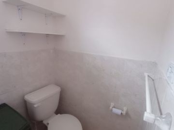 En venta casa rentera en urb.Acapulco, via data Posorja en Playas. (TH)
