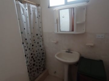 En venta casa rentera en urb.Acapulco, via data Posorja en Playas. (TH)