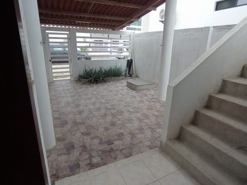 En venta casa rentera en urb.Acapulco, via data Posorja en Playas. (TH)