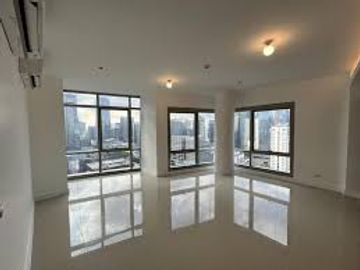 Semi-furnished 2BR for SALE in East Gallery Place, BGC