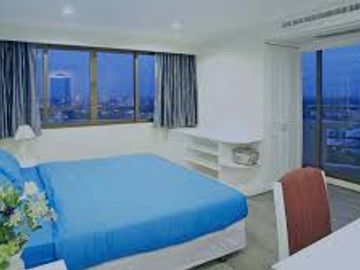 Semi-furnished 2BR for SALE in West Gallery Place, BGC