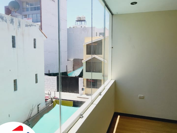EN VENTA AMPLIO DEPARTAMENTO DE ESTRENO + AIRES