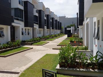 CASA DUPLEX EN VENTA POR PEREIRA PINARES