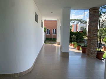 VENTA ESPACIOSA CASA EN CONDOMINIO, PANCE - SECTOR CLUB PIEDRALINDA