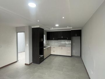 C1430 MODERNA CASA VIP DE TRES PLANTAS EN VENTA, Sector Huizhil C1430