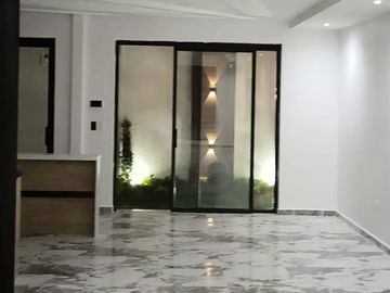 VENDO CASA 5 DORMITORIOS A ESTRENAR EN MIRAFLORES