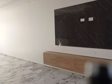 VENDO CASA 5 DORMITORIOS A ESTRENAR EN MIRAFLORES