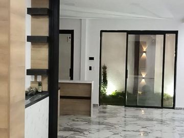 VENDO CASA 5 DORMITORIOS A ESTRENAR EN MIRAFLORES