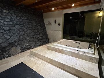 HERMOSA CASA EN CUMBRES DEL CIMATARIO QUERÉTARO