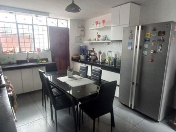 CASA EN VENTA - CERCA A HOSPITAL DANIEL ALCIDES CARRION