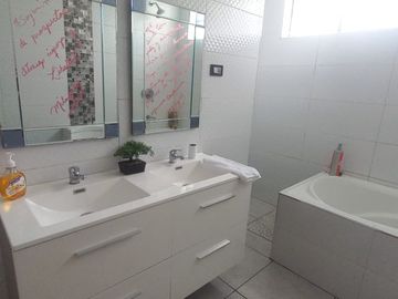 CASA EN VENTA - CERCA A HOSPITAL DANIEL ALCIDES CARRION