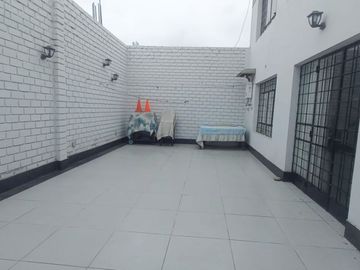 CASA EN VENTA - CERCA A HOSPITAL DANIEL ALCIDES CARRION