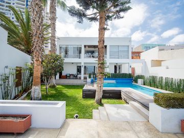 SE VENDE CASA EN COND. TERRAZAS DEL MAR.