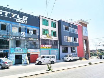 VENTA PROPIEDAD DE 4 PISOS EN AV. CENTRAL EN VILLA EL SALVADOR