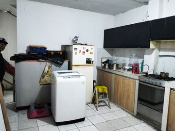 VENTA PROPIEDAD DE 4 PISOS EN AV. CENTRAL EN VILLA EL SALVADOR