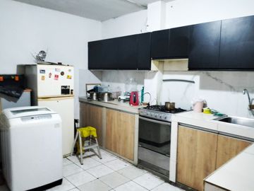 VENTA PROPIEDAD DE 4 PISOS EN AV. CENTRAL EN VILLA EL SALVADOR