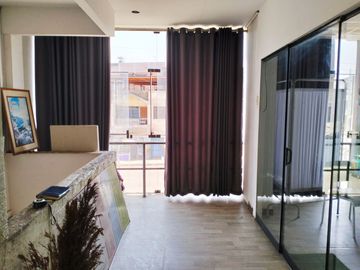 VENTA PROPIEDAD DE 4 PISOS EN AV. CENTRAL EN VILLA EL SALVADOR