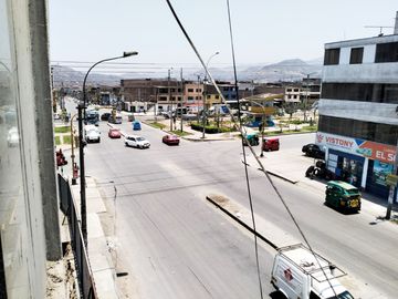 VENTA PROPIEDAD DE 4 PISOS EN AV. CENTRAL EN VILLA EL SALVADOR