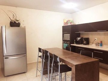 Casa de 4 recamaras a  dos cuadras pequeñas de la plaza Monte Magno Animas