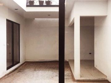 Casa de 4 recamaras a  dos cuadras pequeñas de la plaza Monte Magno Animas