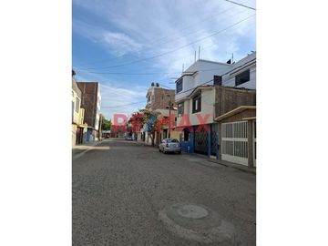 Casa En Venta Con 6 Departamentos En Urb. La Primavera - Chiclayo (C. MELENDRES)
