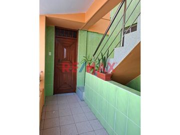 Casa En Venta Con 6 Departamentos En Urb. La Primavera - Chiclayo (C. MELENDRES)