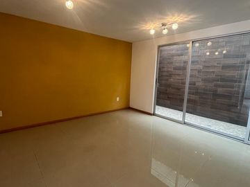 VENTA DE HERMOSA CASA CERCA DEL PERIFERICO EN FRACCIONAMIENTO