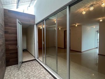 VENTA DE HERMOSA CASA CERCA DEL PERIFERICO EN FRACCIONAMIENTO