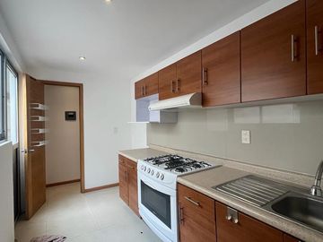 VENTA DE HERMOSA CASA CERCA DEL PERIFERICO EN FRACCIONAMIENTO