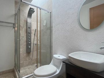 VENTA DE HERMOSA CASA CERCA DEL PERIFERICO EN FRACCIONAMIENTO
