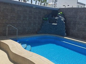 **En Venta casa de 4 dormitorios en sector de Chipipe, Salinas**