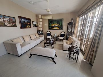 **En Venta casa de 4 dormitorios en sector de Chipipe, Salinas**