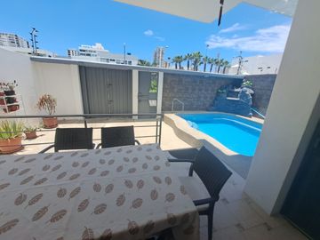 **En Venta casa de 4 dormitorios en sector de Chipipe, Salinas**