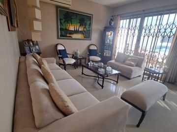 **En Venta casa de 4 dormitorios en sector de Chipipe, Salinas**