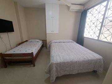 **En Venta casa de 4 dormitorios en sector de Chipipe, Salinas**