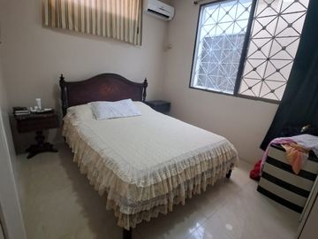 **En Venta casa de 4 dormitorios en sector de Chipipe, Salinas**