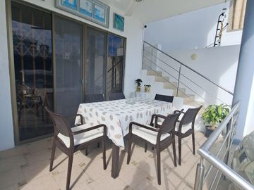 **En Venta casa de 4 dormitorios en sector de Chipipe, Salinas**